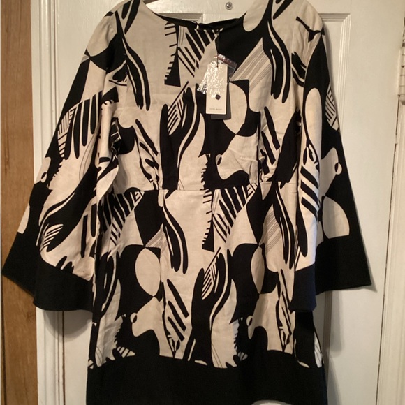 Dress - Picture 2 of 6